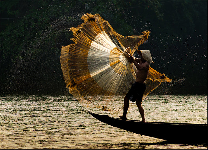 i4942970 Fishermen throwing fishing net, available in multiple sizes