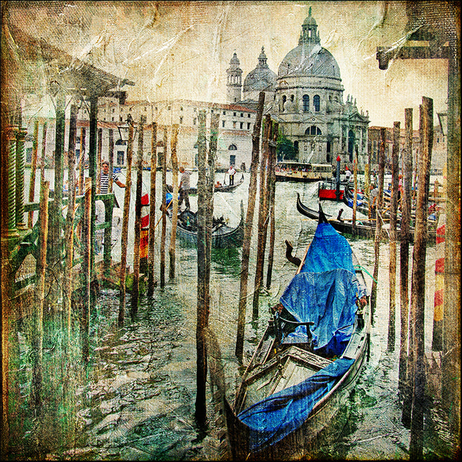 19379965 Gondola in Venice, available in multiple sizes