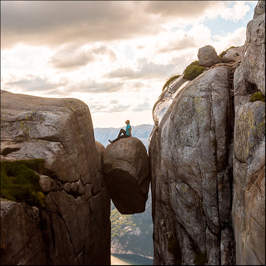 214862740 Kjeragbolten , available in multiple sizes - Chamton