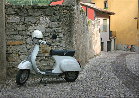 5747473 Vespa , available in multiple sizes - Chamton