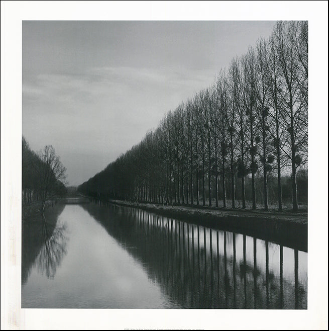 R SPV9282 Still Water 2 by Hakan Strand 70x70cm on paper