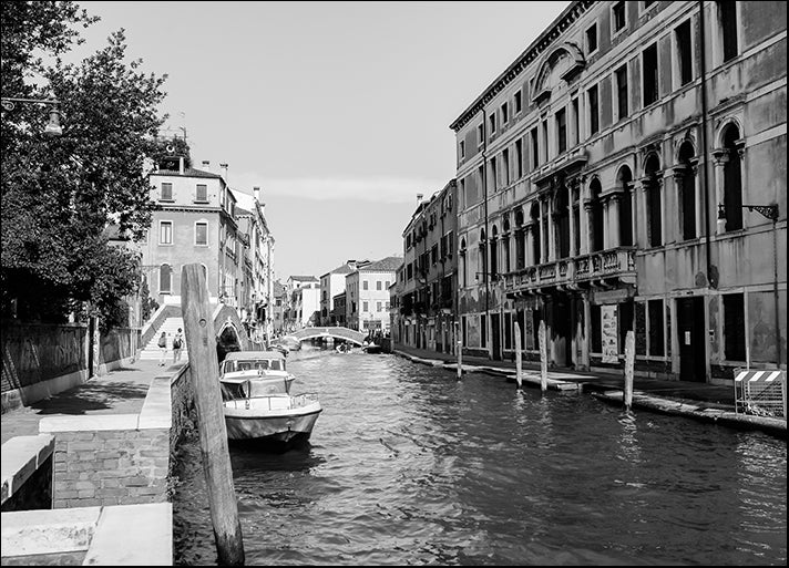 i1833926 Venice canal Italy, available in multiple sizes